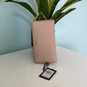 Brand new DKNY wallet, excellent quality